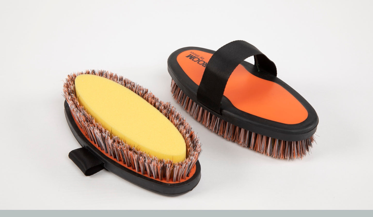 Shires EZI-Groom Grip Body Wash Brush